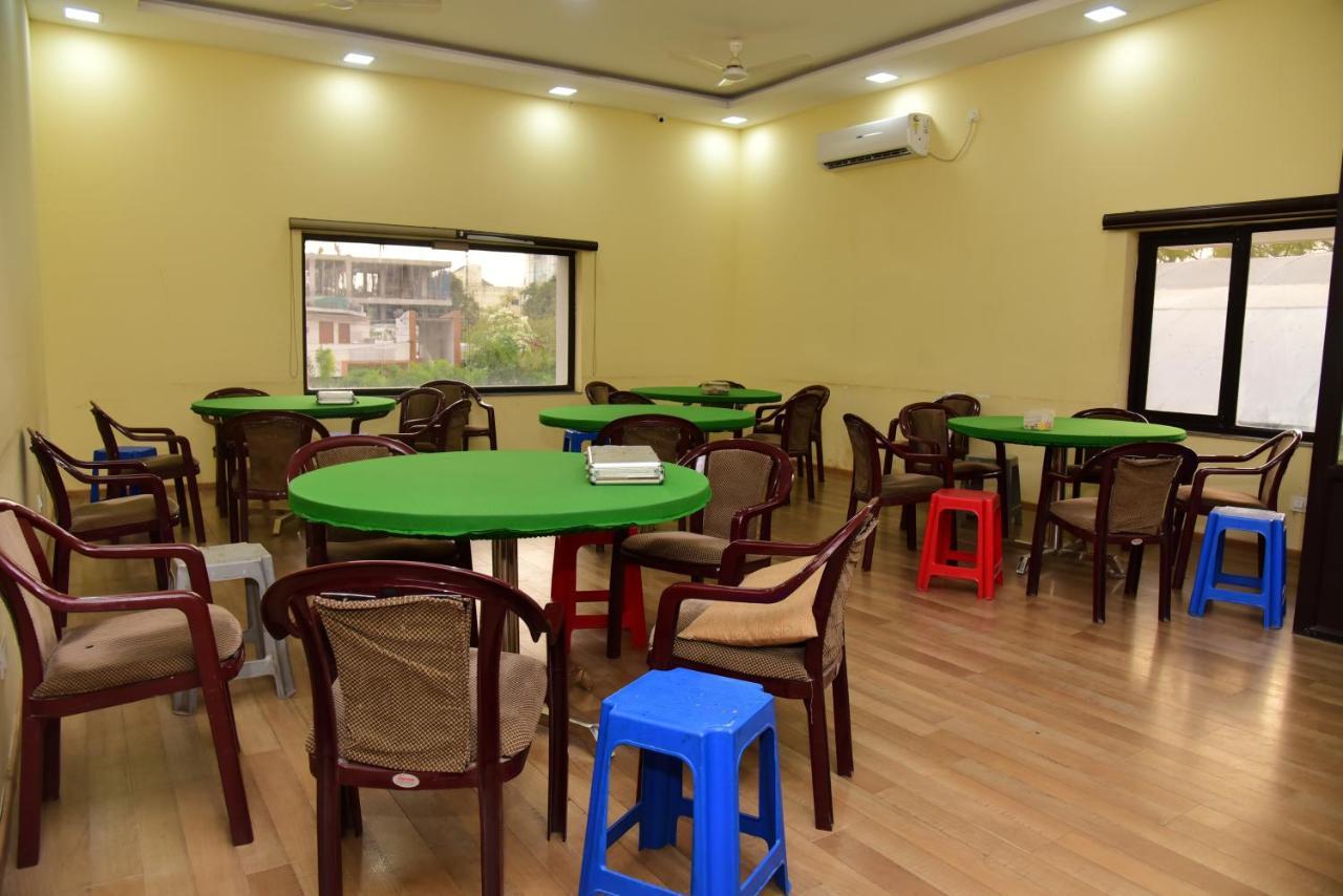 Hotel Stay Casa Бопал Екстериор снимка