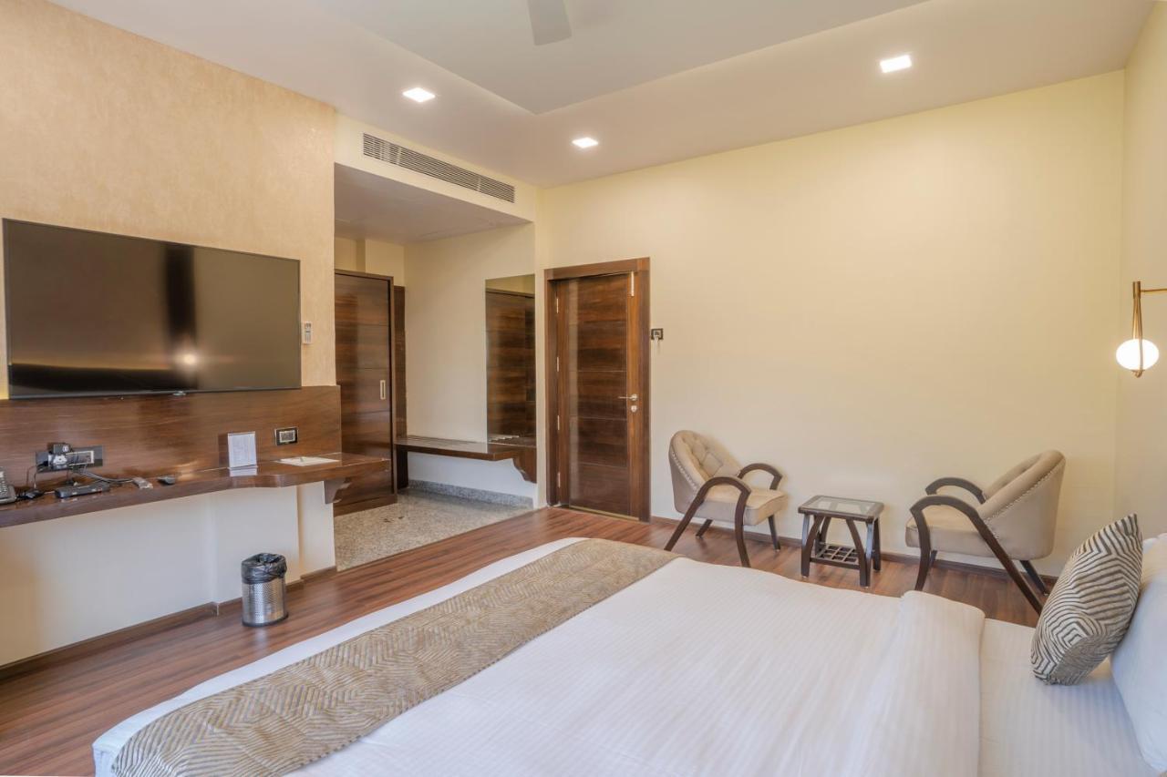 Hotel Stay Casa Бопал Екстериор снимка