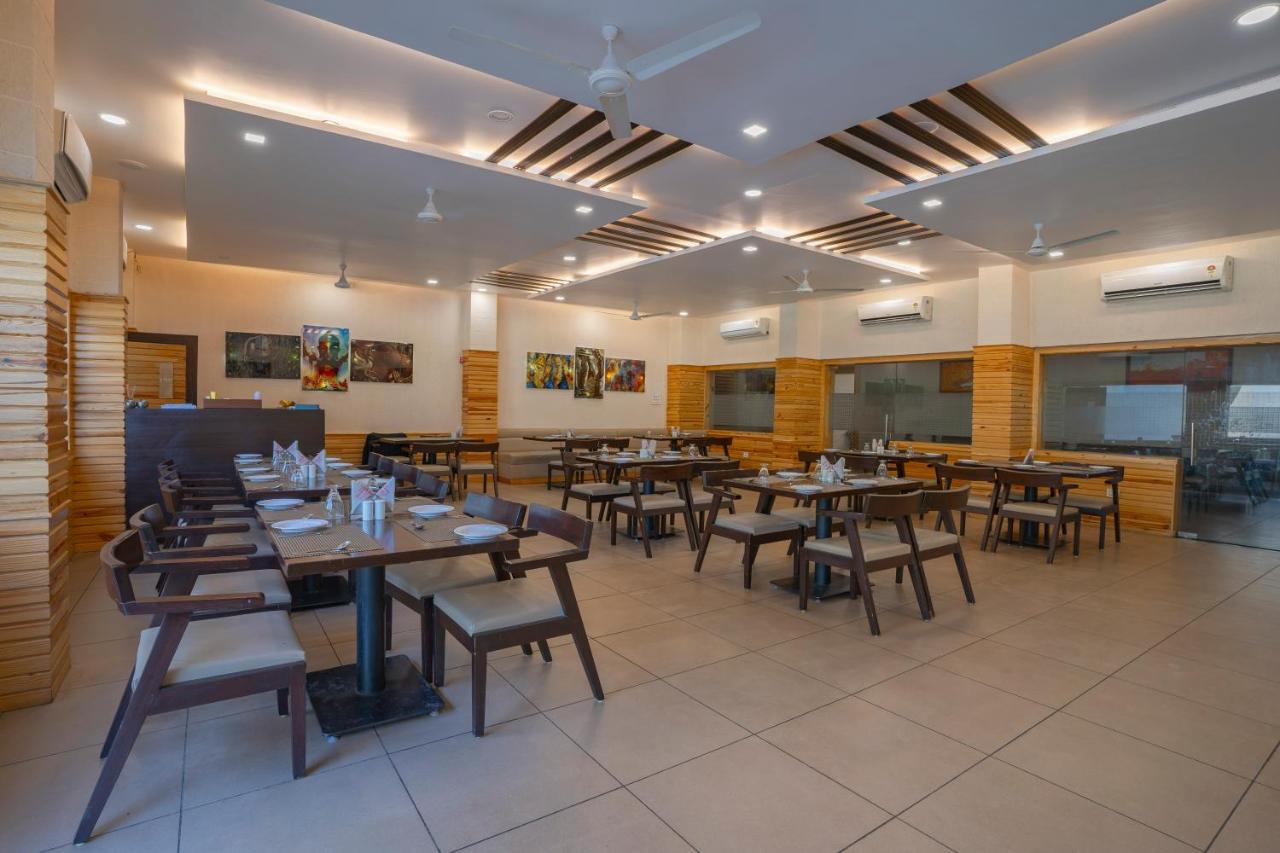 Hotel Stay Casa Бопал Екстериор снимка