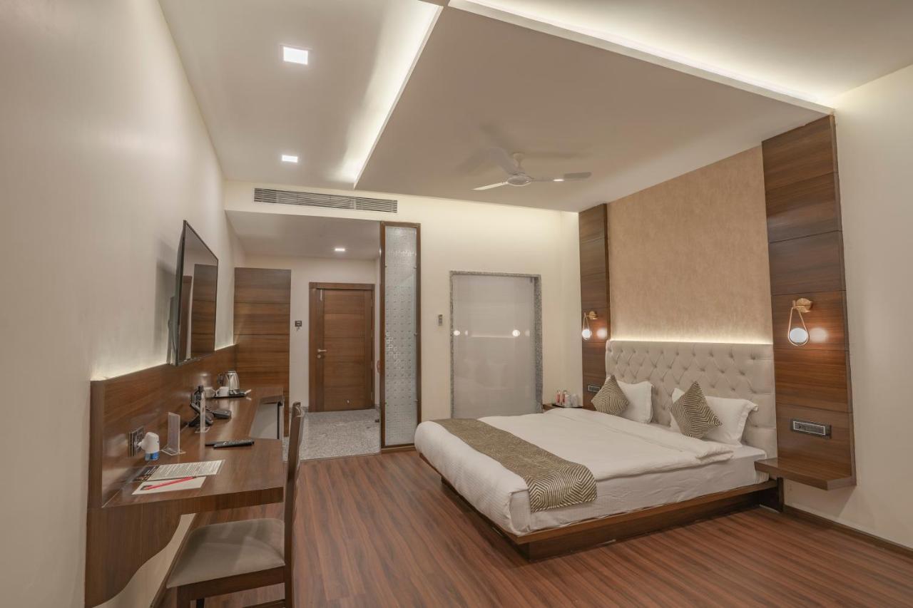 Hotel Stay Casa Бопал Екстериор снимка