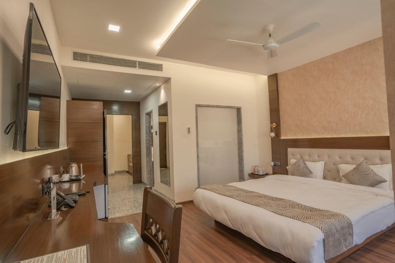 Hotel Stay Casa Бопал Екстериор снимка