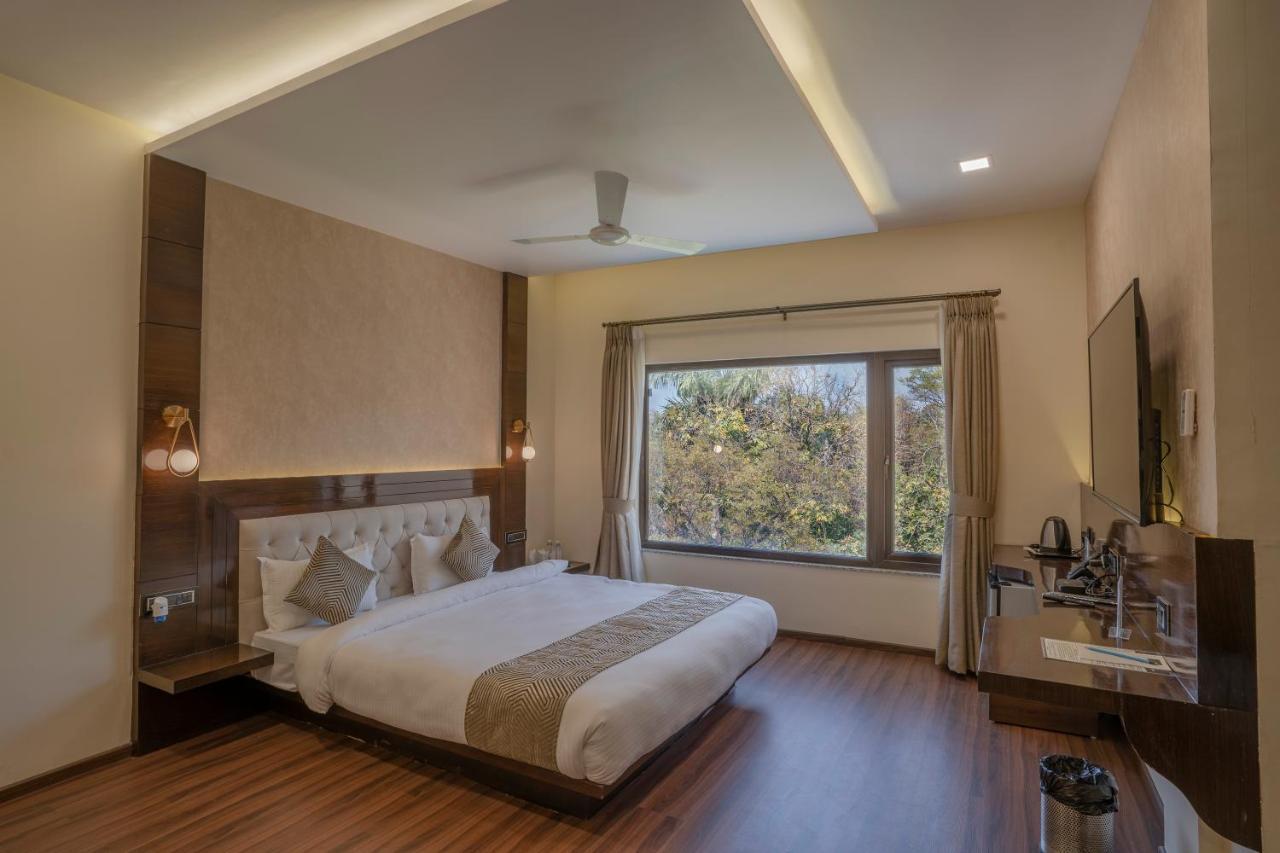 Hotel Stay Casa Бопал Екстериор снимка