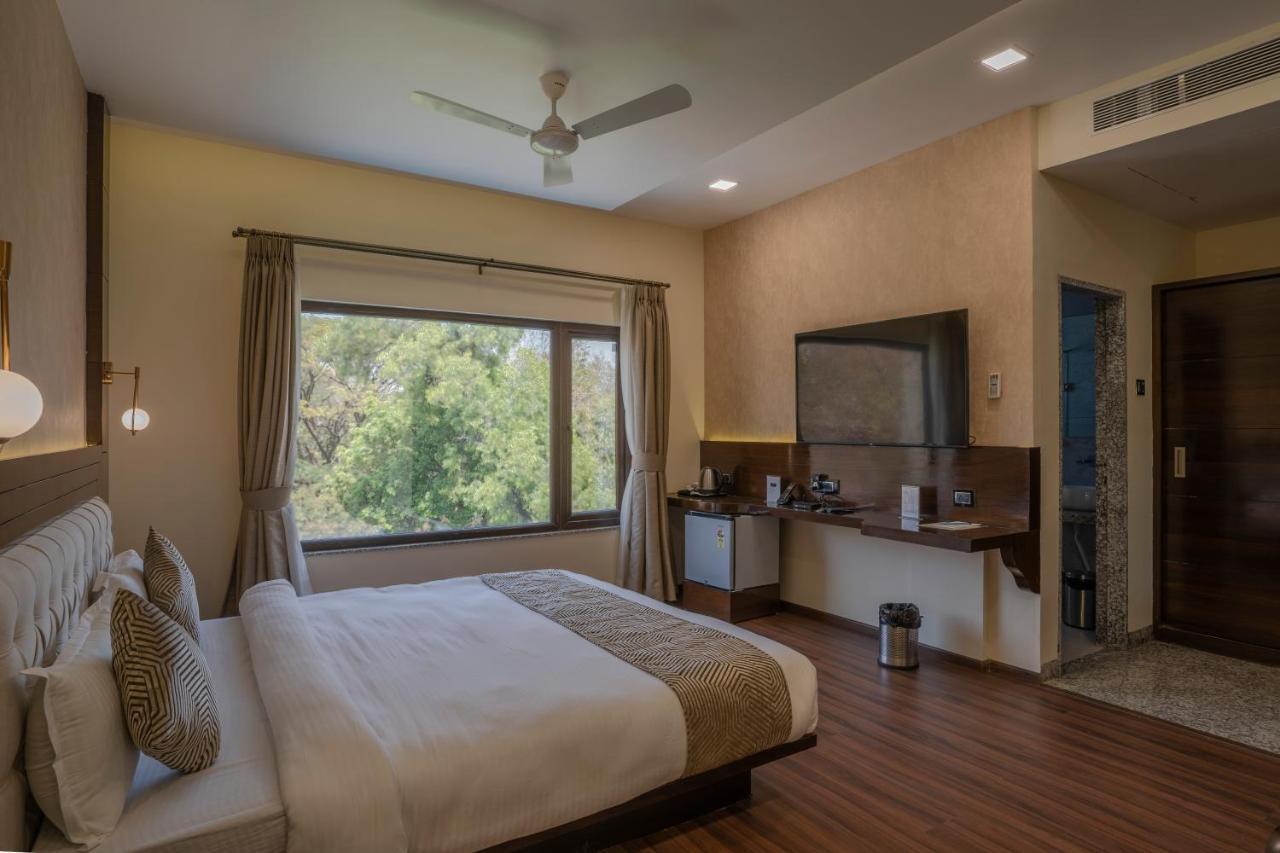 Hotel Stay Casa Бопал Екстериор снимка